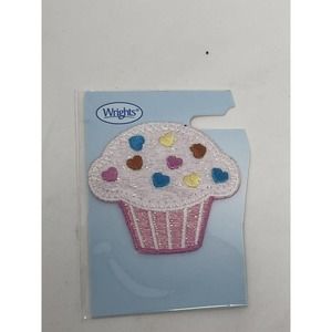 Wrights Iron On Appliqué Cupcake Patch Pink With Heart Sprinkles NEW 2007